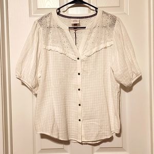 Knox Rose White Button Up Short Sleeve Eyelet Shirt, Size Medium